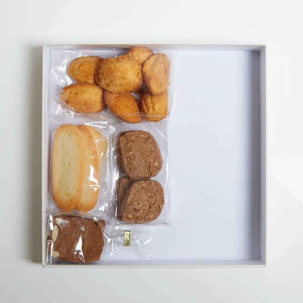 Gift biscuit Ivory neck box